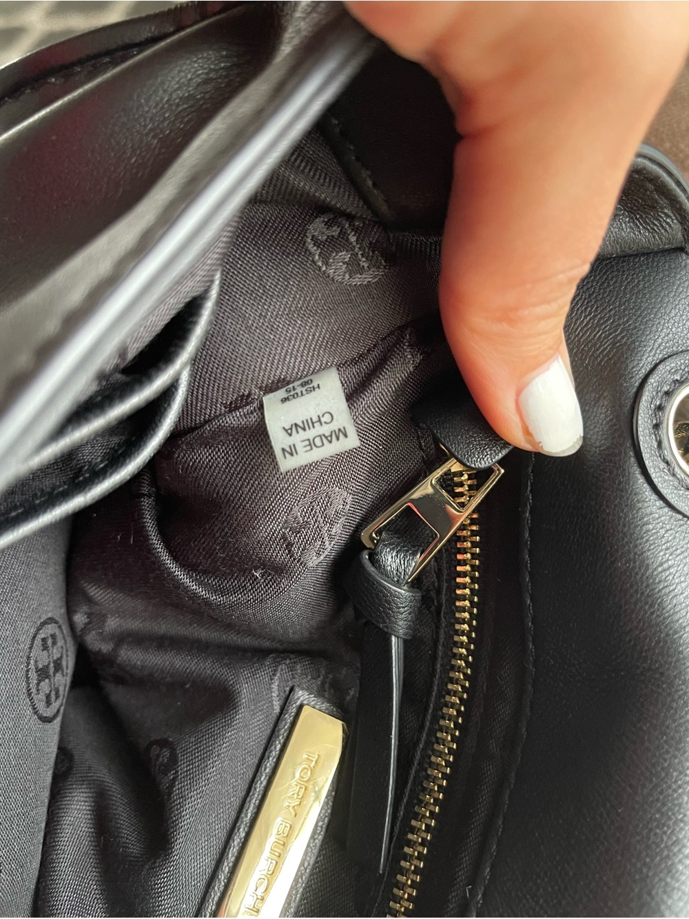 Tory Burch Fleming Crossbody Black Bag - Picture 4 of 4